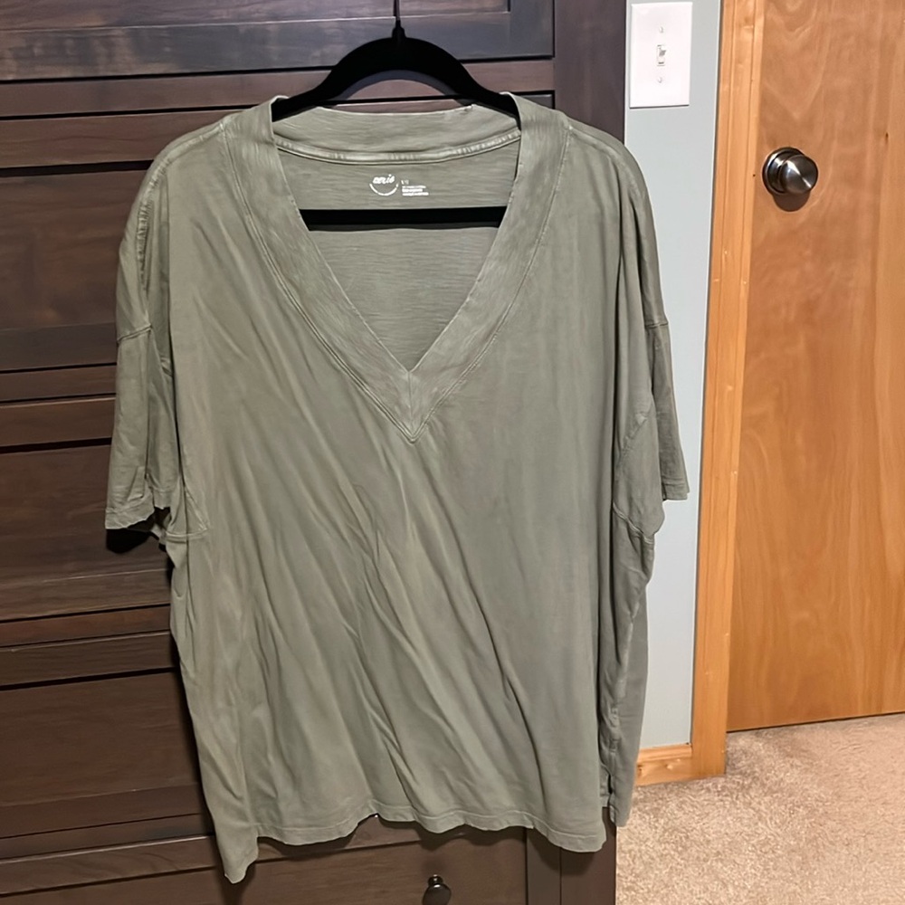 Aerie extreme v neck oversized boyfriend tee